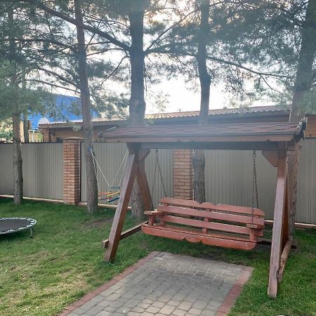 Комфортабельный Коттедж Bed & Breakfast Svityaz' Luaran gambar