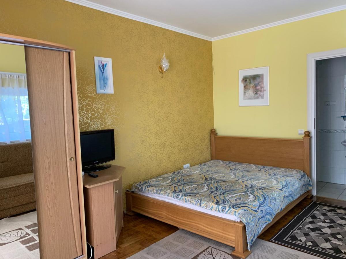 Комфортабельный Коттедж Bed & Breakfast Svityaz' Luaran gambar