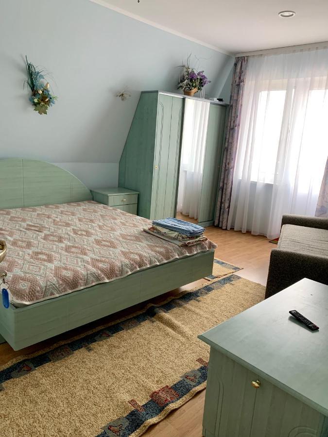 Комфортабельный Коттедж Bed & Breakfast Svityaz' Luaran gambar